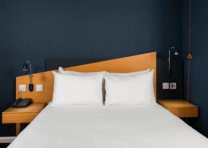 Holiday Inn Express Swindon West By Ihg