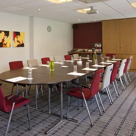 Holiday Inn Express Swindon West By Ihg 